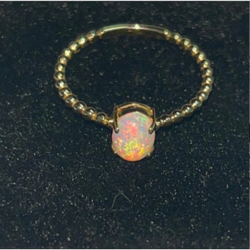 Anel em ouro 18k com opala oval