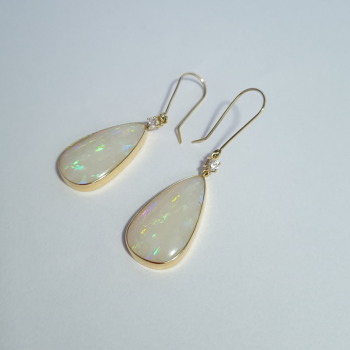Brinco de Ouro 18k com Opalas Forma Gota e Diamantes