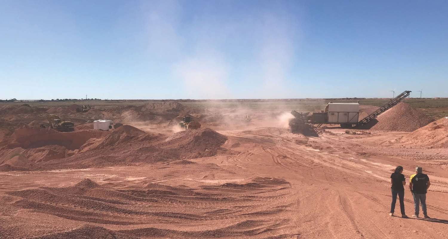 MINERAÇÃO DE OPALAS DURANTE A PANDEMIA NA AUSTRÁLIA